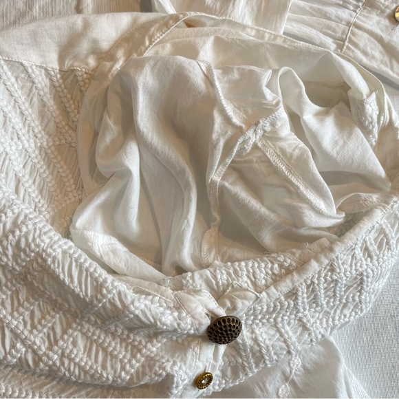 Soft Surroundings Flowy Floral Embroidered Tunic Blouse Mixed Buttons - Picture 15 of 16